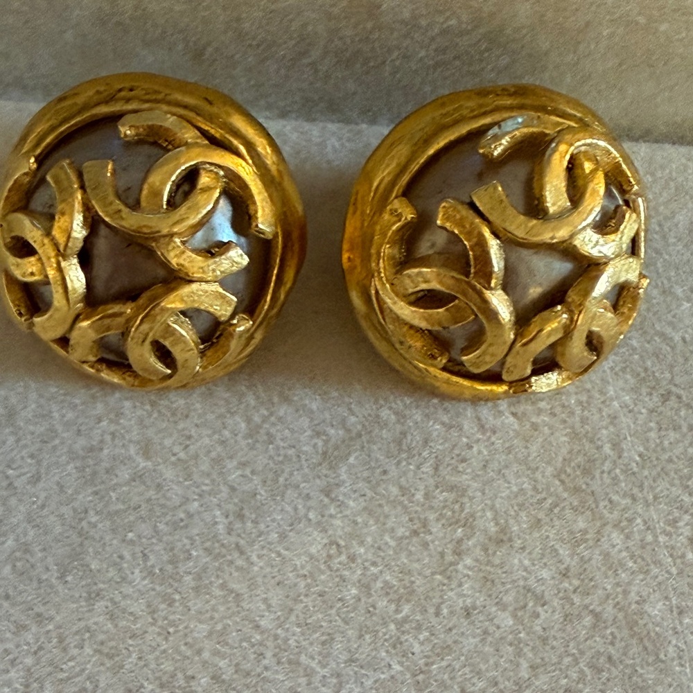 Authentic Vintage Chanel Earrings 94A Triple Coco Mark Gold with Gray Pearl COA